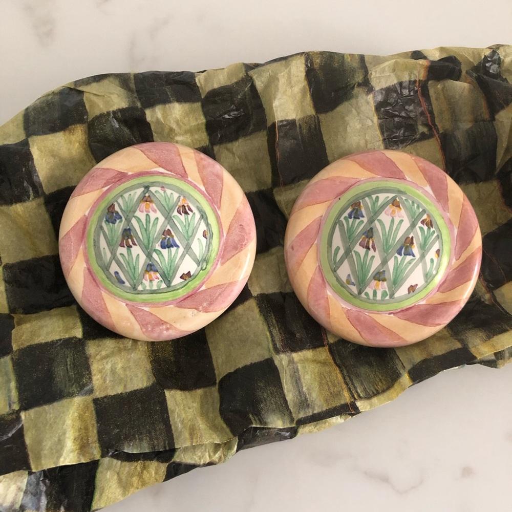 Mackenzie-Childs 2 Summer Frock knobs & gift box